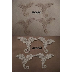 N. 6 Applicazioni decori in cotone lavorato dimensioni cm 9,5x8 cad.