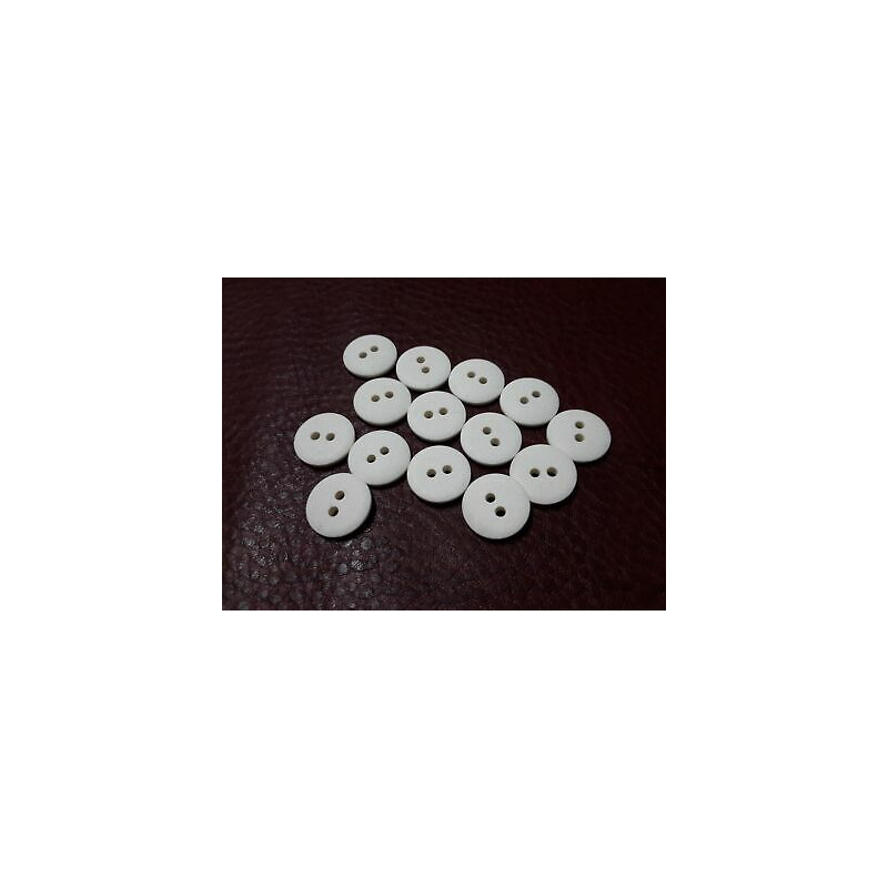 N. 10 Bottoni bellissimii rotondi in plastica colore bianco opaco 2 fori c