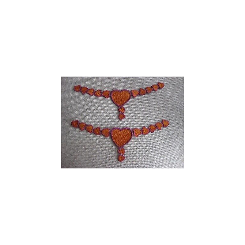 N. 2 applicazioni in tessuto arancio e fuxia a cuore cm 11,5 x cm 2