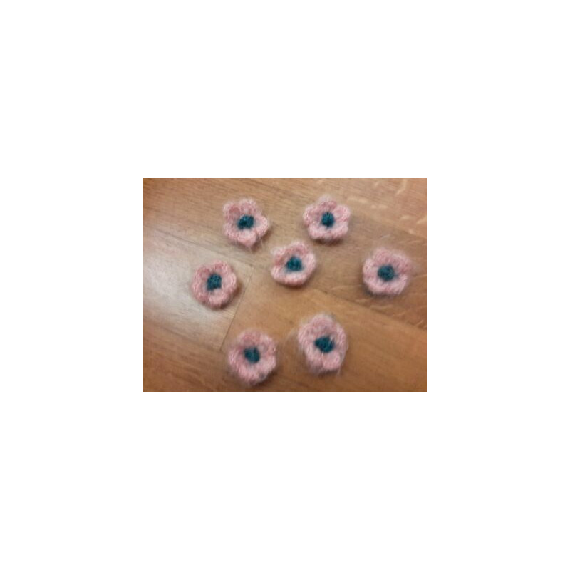 N  7 applicazioni a fiore in lana colore rosa e azzurro cm 2,5 circa