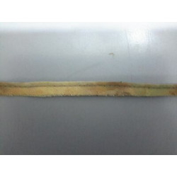 mt 1  passamaneria in tessuto colore verde beige con un bordino in rilievo