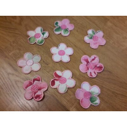 N. 13 Applicazioni in tessuto a forma di fiore colorati cm 5