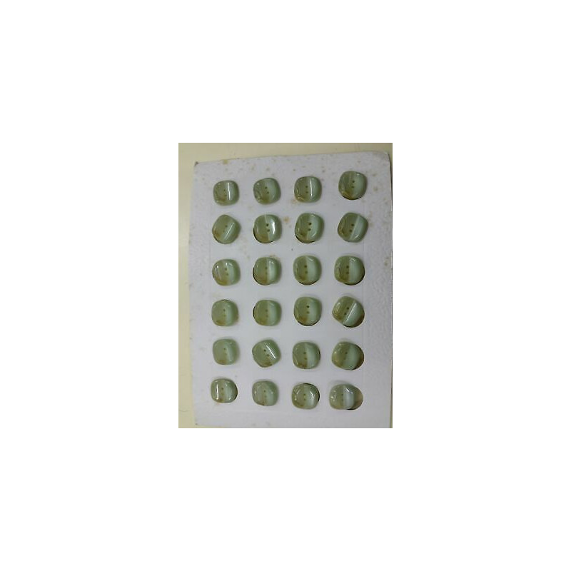 n 24  Bottoni bottoncini quadratii plastica colore verdino cm 1,5 a 2 fori