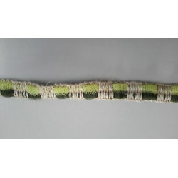 Metri 6 circa Passamaneria in pizzo beige e verde alta cm 1,3