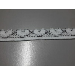 Metri 4,5 circa Passamaneria pizzo merletto bianco e lamè argento alta cm 