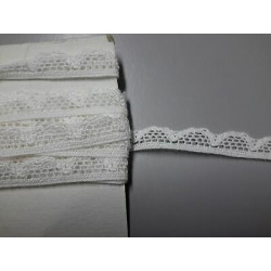 Metri 6 circa Passamaneria pizzo merletto bianco alta cm 1 circa