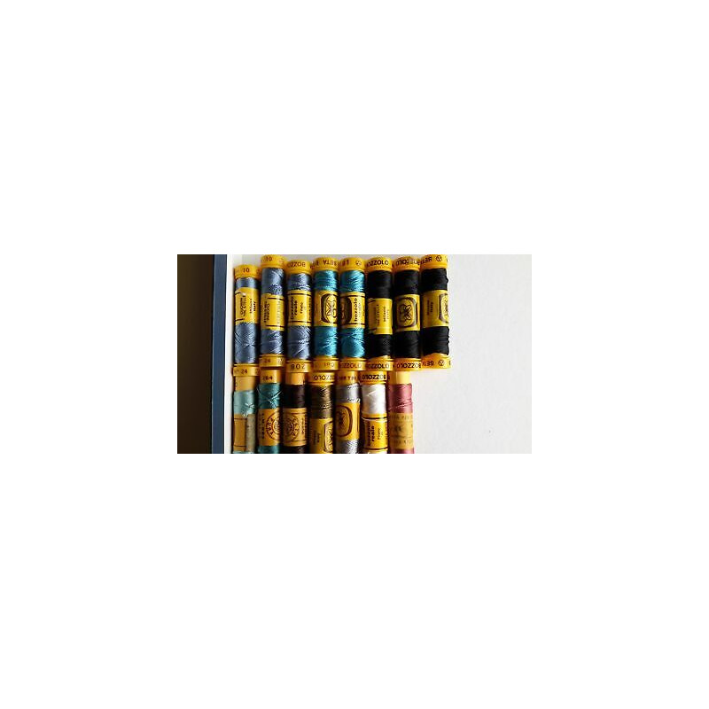 n. 15 Spolette Filato seta bozzolo reale cordonetoper occhielli n. 24 colo