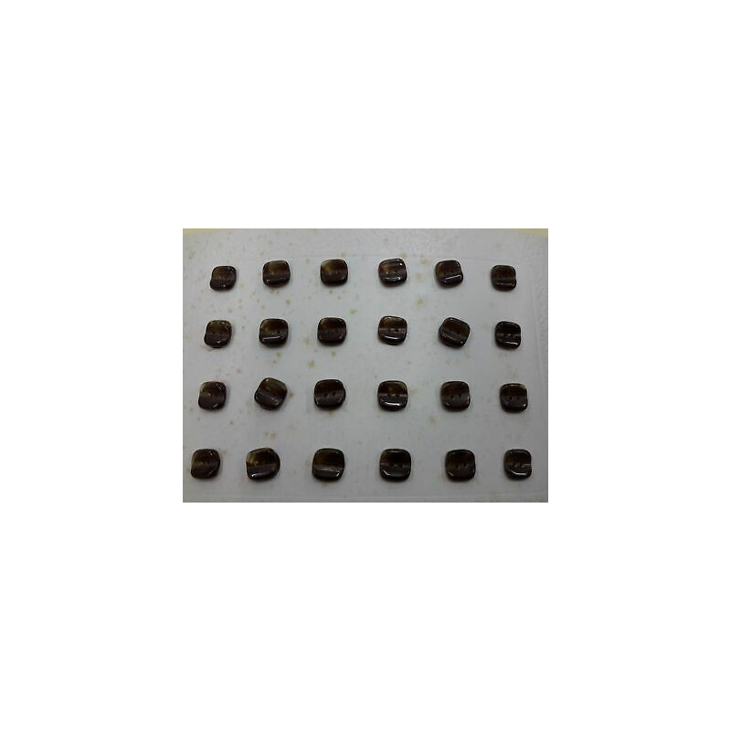 n 24  Bottoni bottoncini quadratii plastica colore marrone cm 1 a 2 fori 
