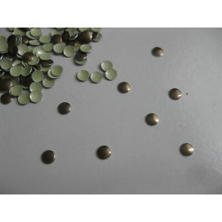 3592) Gr. 20 Strass,...