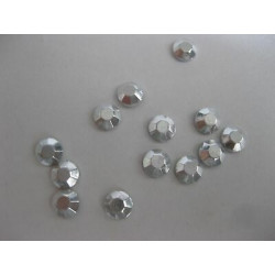 3591) Gr. 20 Strass,...