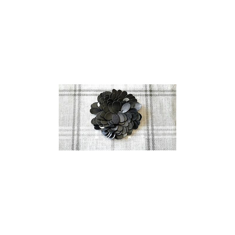 N. 1 Applicazioni in tessuto ed ecopelle a forma di fiore colore nero e a