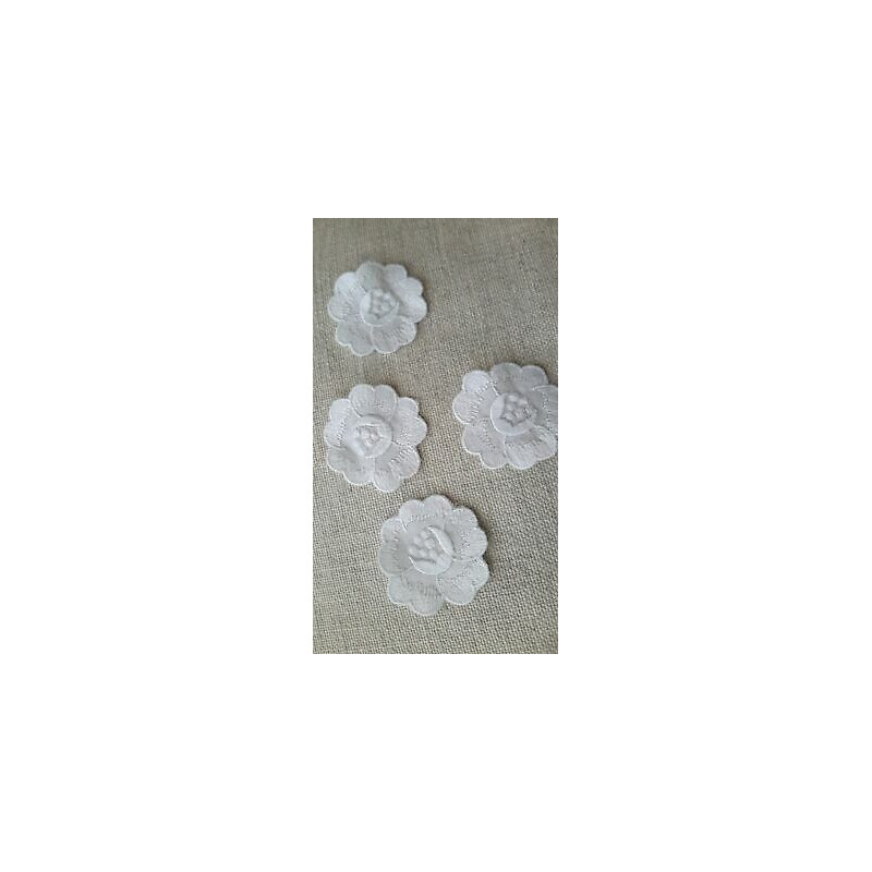 n. 5 Applicazioni in tessuto a fiore da cucire colore bianco cm 5