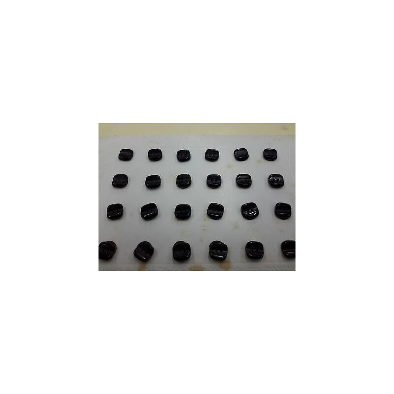 n 24  Bottoni bottoncini quadratii plastica colore grigio cm 1 a 2 fori 