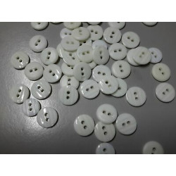 N. 10 Bottoni rotondi in plastica colore bianco 2 fori mm 13 circa