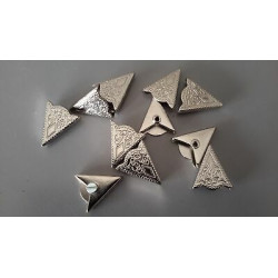 N. 5 Applicazioni, decori a triangolo ad aggancio cm 2 in metallo leggero 