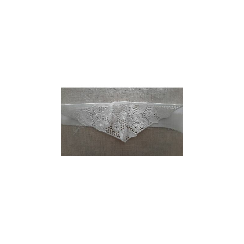 N. 1 Applicazioni decori in pizzo sangallo bianco dimensioni cm 30x10 cad.