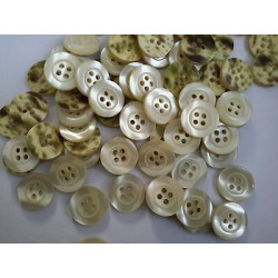 n 60 Bottoni rotondi plastica beige cm 1,6 4 fori effetto madre perla